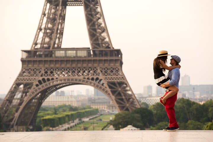 Eiffel Tower Photo Shoot — Private 30-Minute Session at Trocadéro photo 3