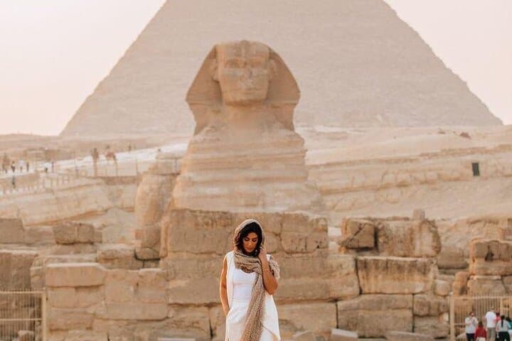 Giza Pyramids, Sphinx & Saqqara: Private Day Tour from Cairo