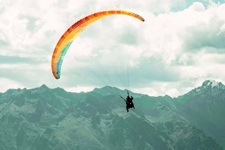 Tandem Paragliding Over Peru's Sacred Valley: Cusco Sunrise Flights photo 4