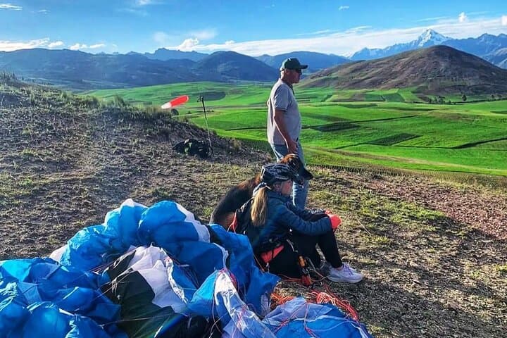 Tandem Paragliding Over Peru's Sacred Valley: Cusco Sunrise Flights photo 5