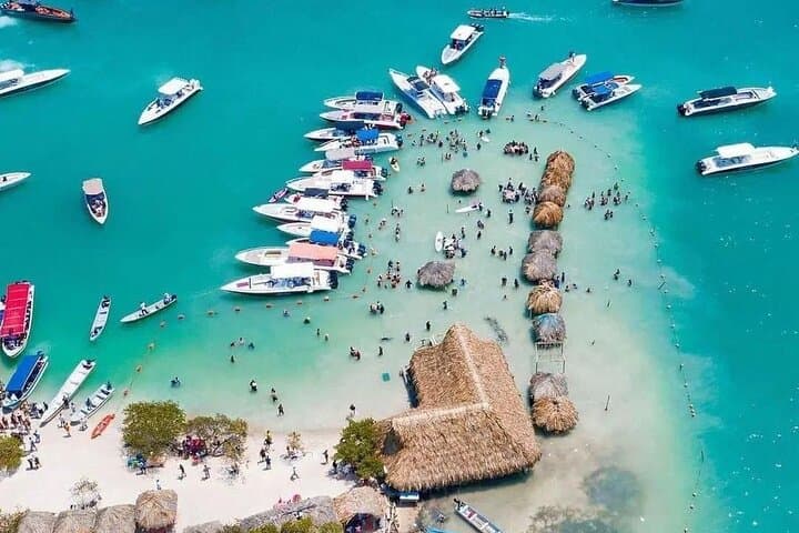 Cartagena Private Boat to Cholon: VIP Day Trip with Drinks & Snorkeling photo 5