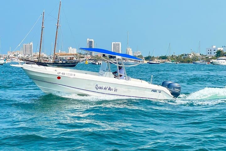 Cartagena Private Boat to Cholon: VIP Day Trip with Drinks & Snorkeling photo 6