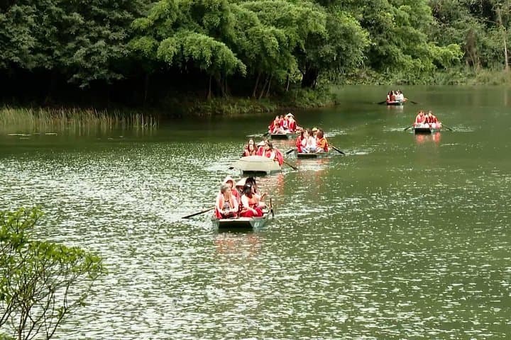 Full-Day Ninh Binh from Hanoi: Hoa Lu, Trang An Boat Cruise & Mua Cave Viewpoint photo 3