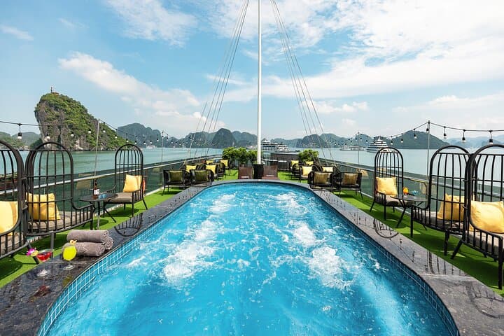Ha Long Bay Day Cruise: Kayak, Swim, Titov View & Onboard Jacuzzi photo 3