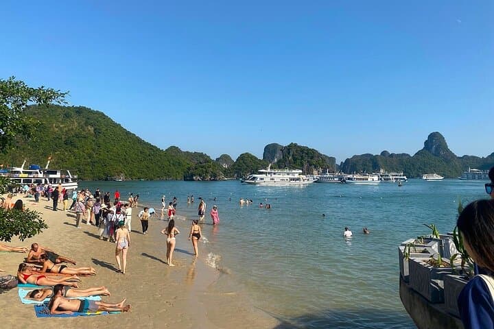 Ha Long Bay Day Cruise: Kayak, Swim, Titov View & Onboard Jacuzzi photo 4