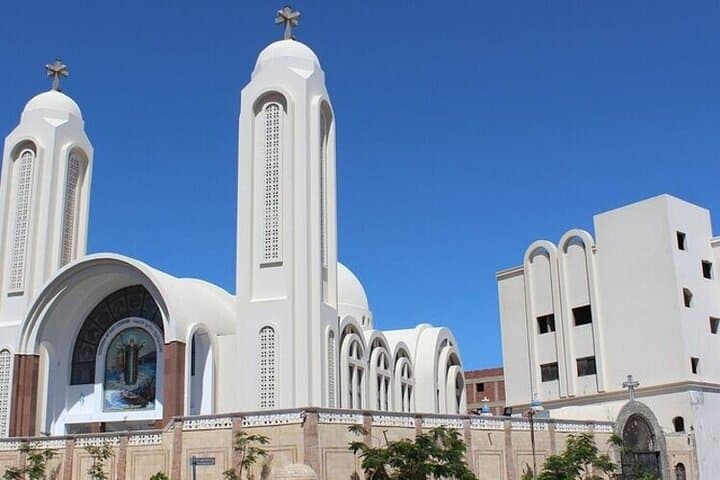 Hurghada City Tour and Shopping: Grand Mosque, Marina & Bazaar Highlights photo 2