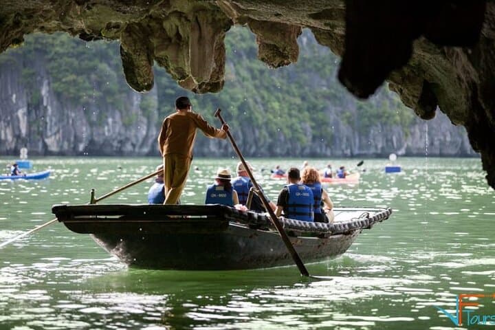 Halong Bay 4-Hour Cruise: Kayak Through Ba Hang & Explore Thien Cung Cave photo 6