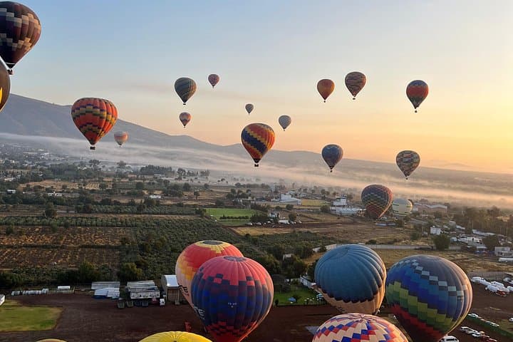 Sunrise Hot Air Balloon Ride Over Teotihuacan — Flight Above the Pyramids photo 3
