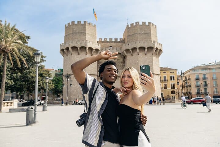 Valencia Private Walking Tour: Cathedral, Central Market & Silk Exchange with an Official Guide