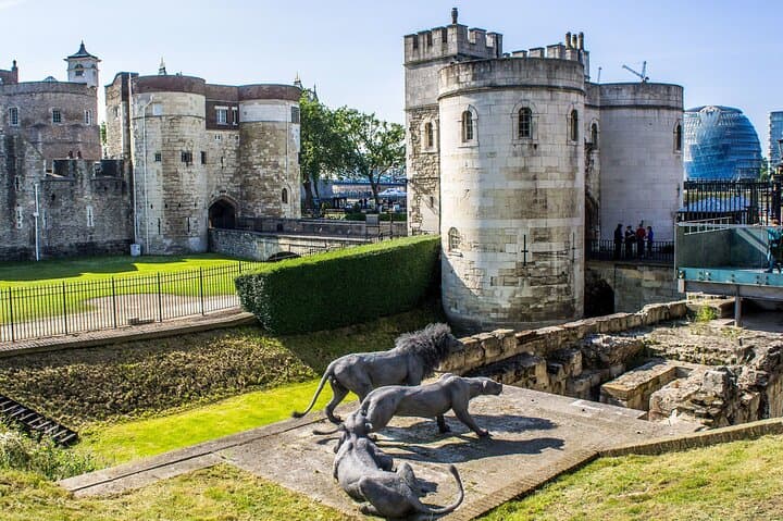 Harry Potter London Walking Tour and Tower of London Experience photo 3