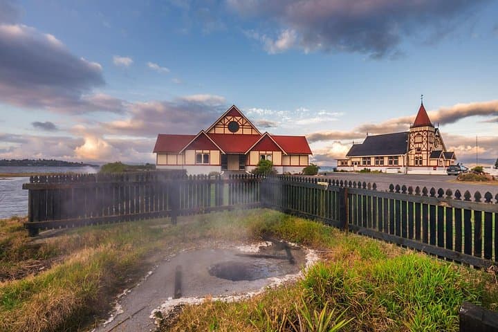 Rotorua Private Tour: Wai-O-Tapu Thermal Wonderland, Redwood Forest Walk & Polynesian Spa photo 5