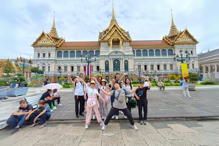 Private Grand Palace & Canal Tour: Temples, River Views, and Local Life photo 2