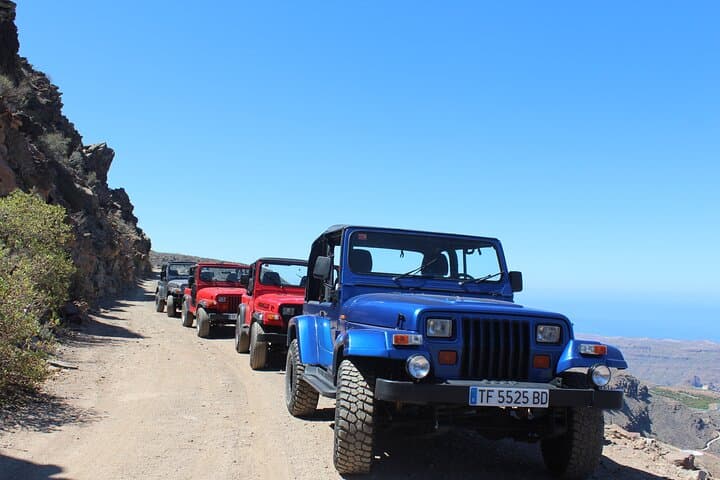 jeep-adventure-driving-tour-gran-canaria-roque-nublo-and-chira-dam