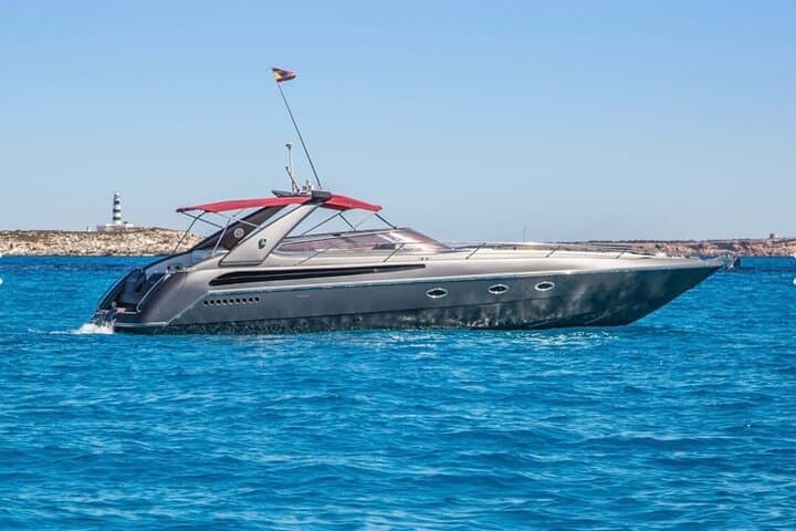 Private Yacht Tour in Gran Canaria — Puerto Rico to Mogán Snorkel & Open Bar