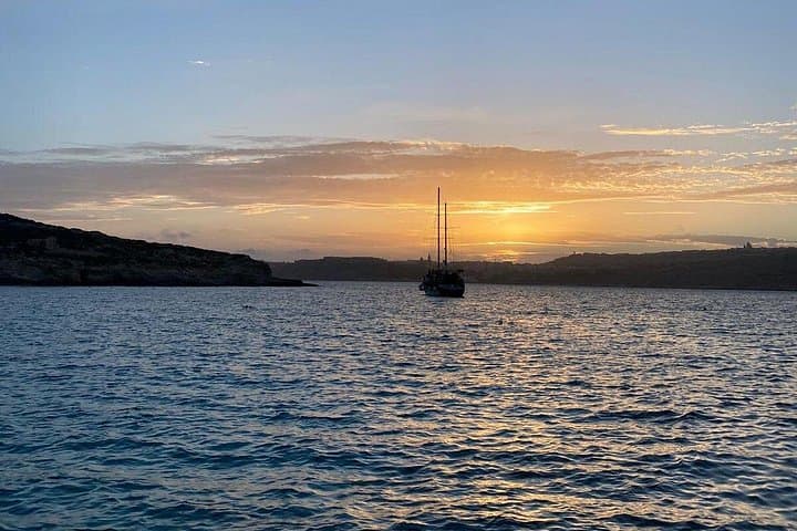 Private Boat Trip to Comino: Blue Lagoon, Crystal Lagoon & Cave Caves (3 hrs) photo 6