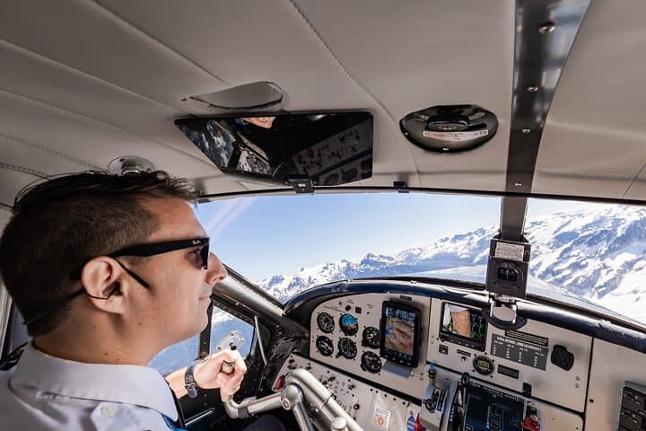 Whistler Glacier Spectacular: Floatplane Flightseeing Over Garibaldi and Black Tusk photo 5