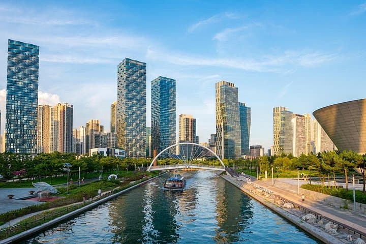 Seoul to Incheon Private Day Tour — Chinatown, Songwol Fairy Tale & Songdo Views