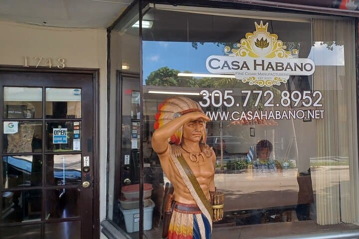 Casa Habano Cigar Factory Tour in Little Havana — Hands-On Cuban Cigar Experience photo 3