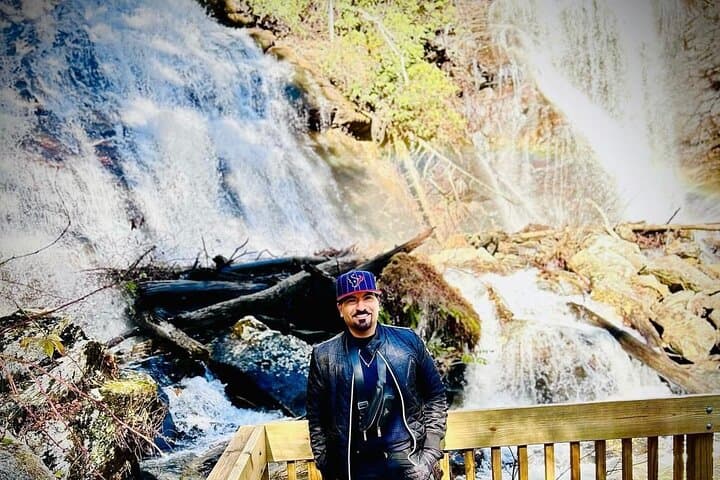 Helen Hike, Wine & Dine: Anna Ruby Falls to Helen Alpine Village (Private Tour) photo 2
