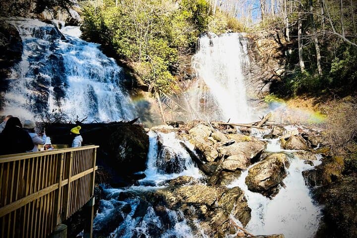 Helen Hike, Wine & Dine: Anna Ruby Falls to Helen Alpine Village (Private Tour)
