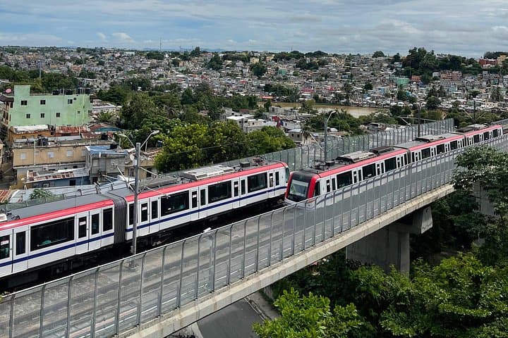 Santo Domingo Neighborhood Food & Transport Walking Tour