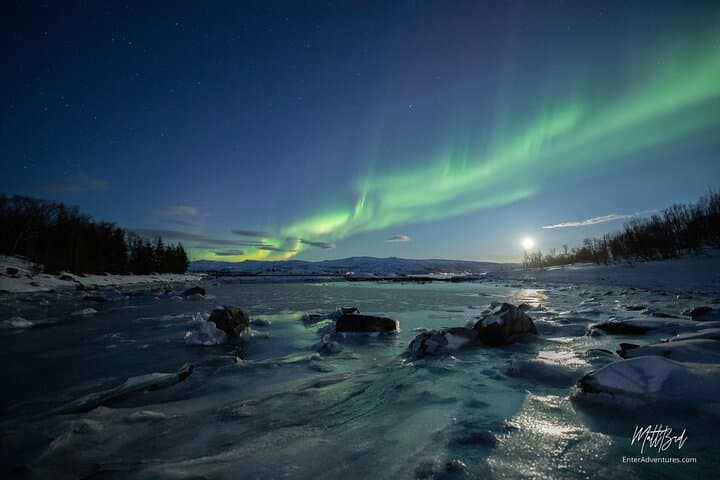 Tromsø Northern Lights Guided Bus Tour with Free Photos photo 6