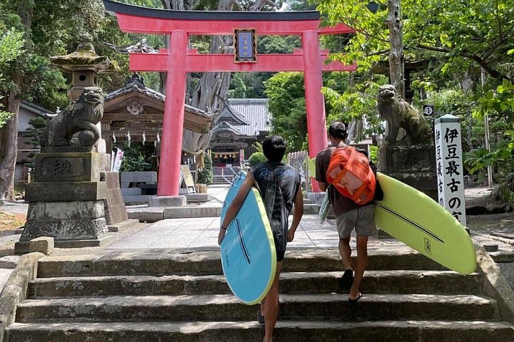 Shimoda Local Guide: Surfing and Snorkeling at Shirahama Beach on the Izu Peninsula