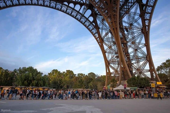 Skip-the-Line Eiffel Tower: Prebooked Elevator Access to 2nd Floor with Private Host photo 5
