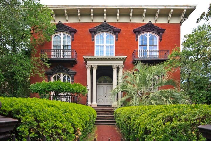 Behind the Scenes Movie Tour: Midnight in the Garden of Good and Evil — Savannah Walking Experience photo 3