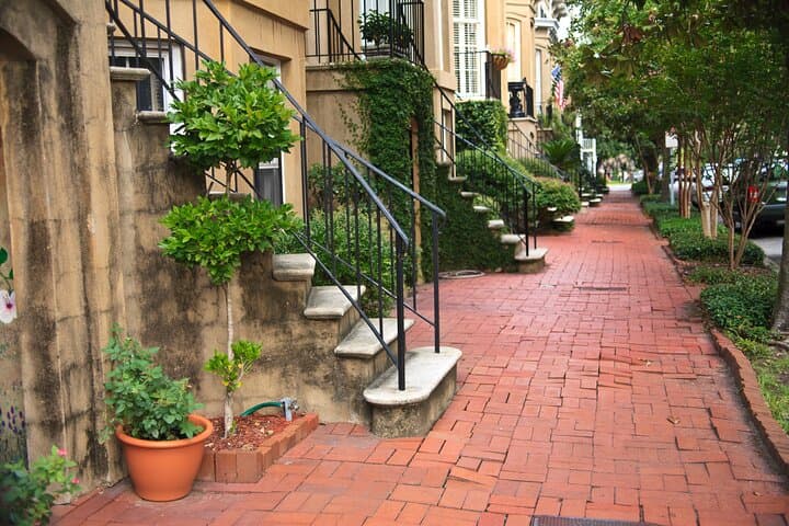 Behind the Scenes Movie Tour: Midnight in the Garden of Good and Evil — Savannah Walking Experience photo 5