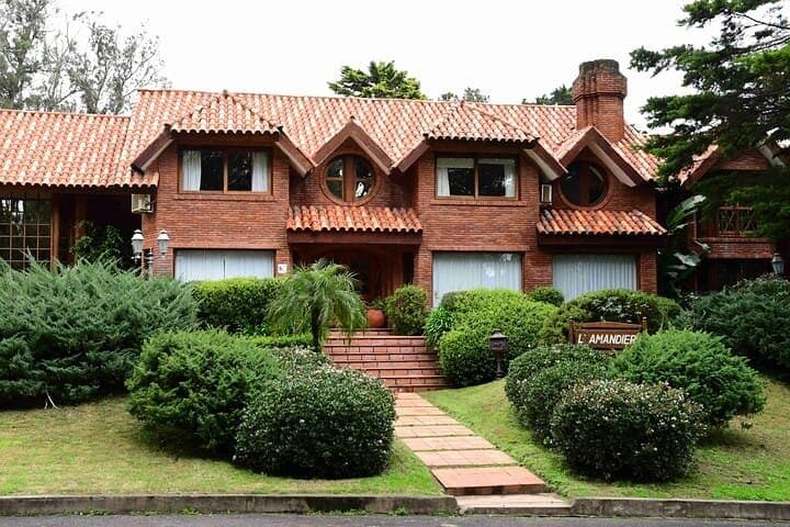Private Cruise Tour of Punta del Este with TANGO TOUR: Lighthouse to Casapueblo photo 6