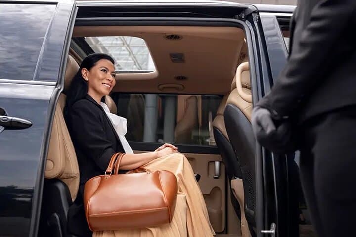 Dubai Airport Private Transfer: Seamless Seven-Seater Service from DXB photo 2