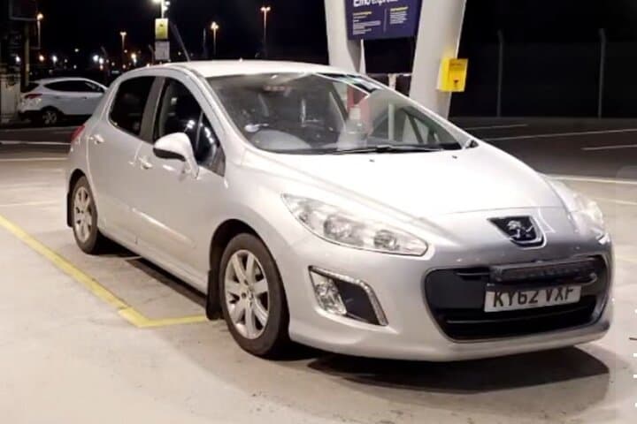 Belfast to Dublin Airport Private Transfer — Comfortable M1 Ride with Luggage Trailer photo 2