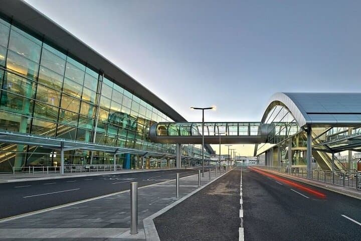 Belfast to Dublin Airport Private Transfer — Comfortable M1 Ride with Luggage Trailer photo 5