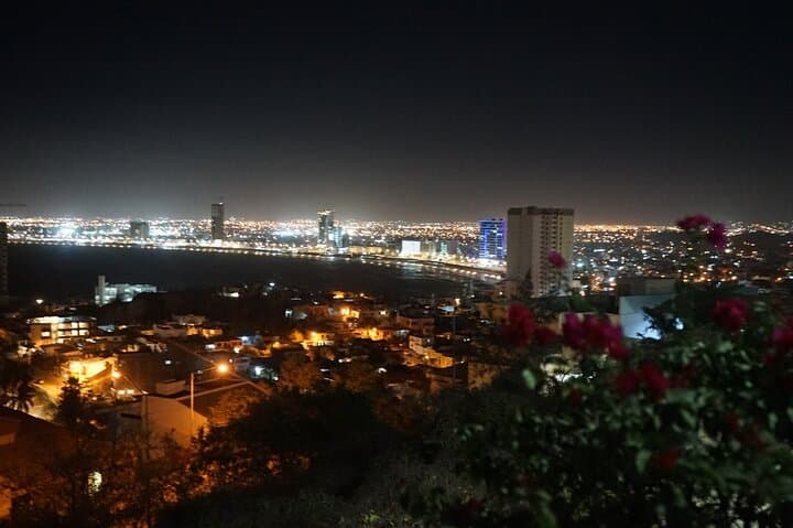 Mazatlán Night Boardwalk Party Tour: Sunset Drinks, Historic Cannons & Cliff Divers