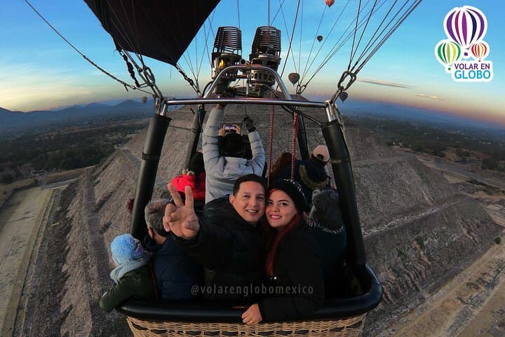 Sunrise Hot Air Balloon Flight Over Teotihuacán Pyramids photo 3