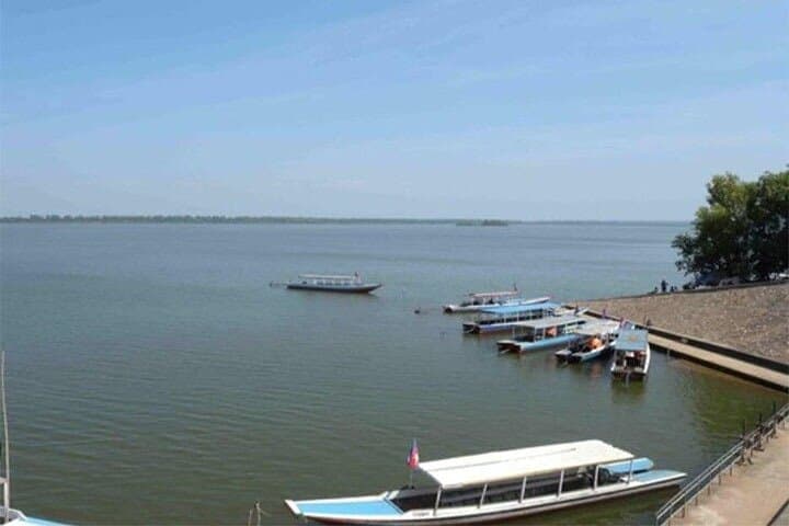 Exploring Kampong Khleang: Tonle Sap’s Floating Village and Stilted Community photo 4