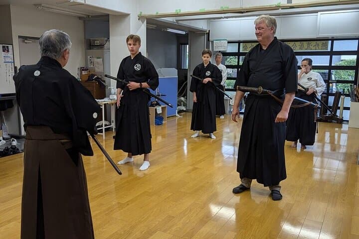 Iaido with a 9th‑Dan Master: Samurai Sword Training in Shinjuku photo 5