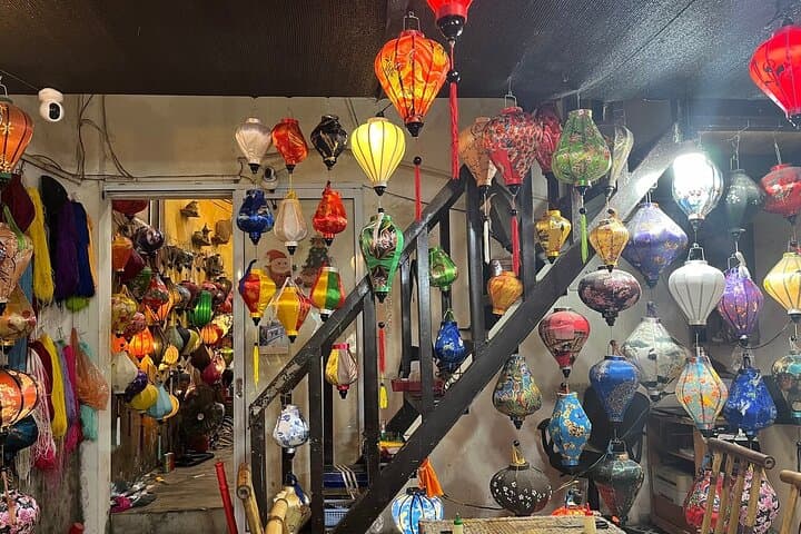 Hoi An Lantern Making and Tra Que Village Farming Day Experience photo 3