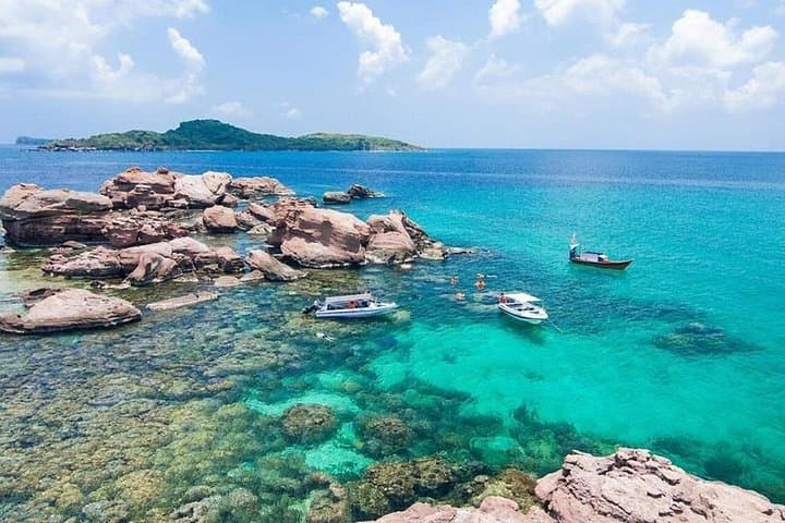Mui Ne to Vinh Hy Bay: Snorkel Coral Gardens, Swim at a Hidden Waterfall & Visit Cham Pottery
