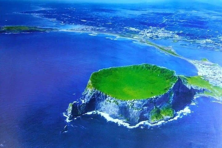 Two-Day Private Jeju Island Tour: East, West & South Natural Highlights photo 3