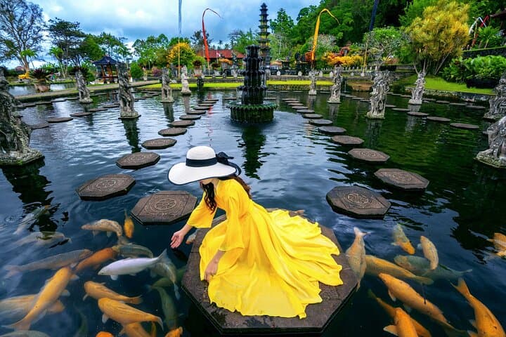 Northern East Bali Sightseeing: Lempuyang Gate, Tirta Gangga & Virgin Beach photo 6