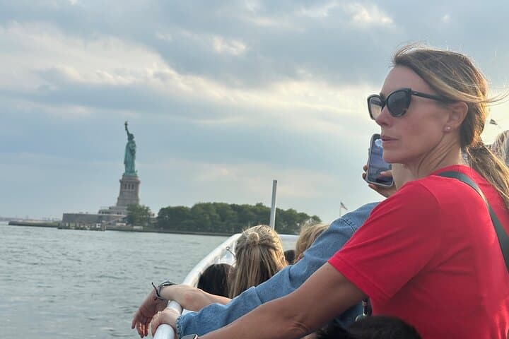 Sunset Statue of Liberty Express — 60-Minute Evening Sightseeing Cruise from Pier 36 photo 3
