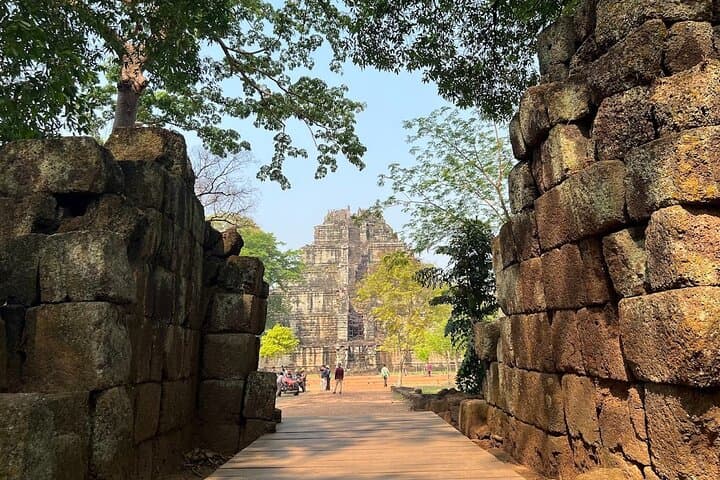 Koh Ker and Beng Mealea Day Tour from Siem Reap — Pyramid Temple & Jungle Ruins photo 2