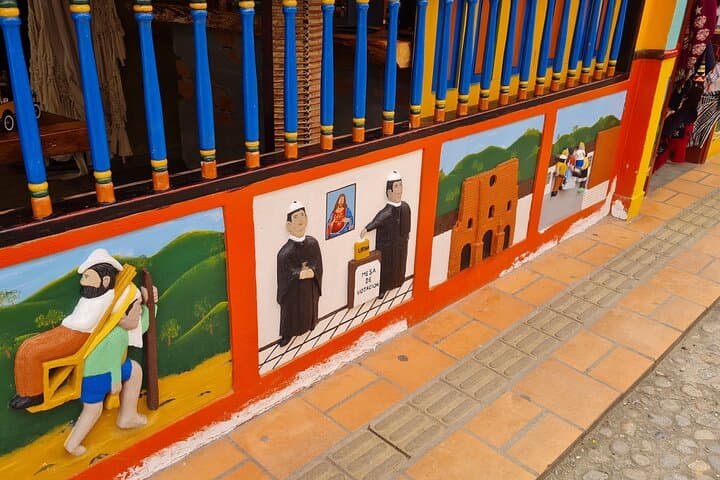 Private Full-Day Guatapé Tour from Medellín — Piedra del Peñol, Colorful Streets & Lake Activities photo 4