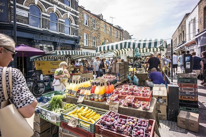 Authentic London Sunday Markets Walking Tour: Broadway, Columbia Road & Brick Lane
