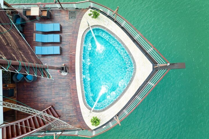 Lan Ha Bay Luxury 2-Day All-Inclusive Cruise from Hanoi photo 3