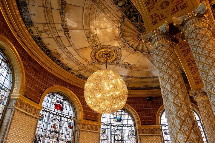 Private Victoria and Albert Museum Highlights Tour: Insider Access to Art & Design photo 3
