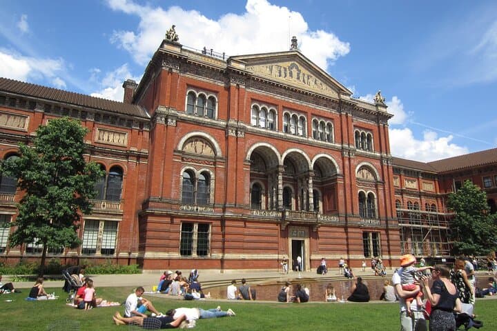 Private Victoria and Albert Museum Highlights Tour: Insider Access to Art & Design photo 4