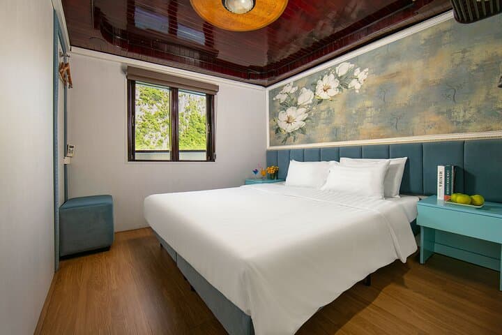 Boutique Overnight Cruise: Halong Bay 2-Day, 1-Night Experience photo 3